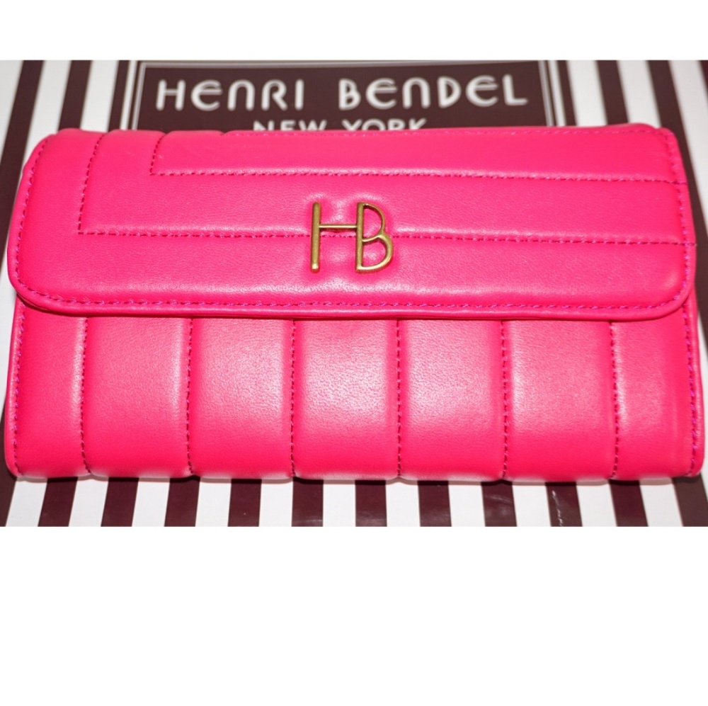 Stunning HENRI BENDEL 712 QUILTED WALLET